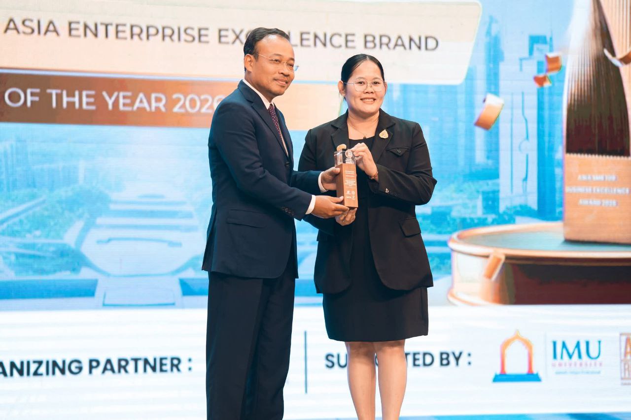 Hospicare recognition award announcement